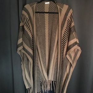 Ecote patterned poncho